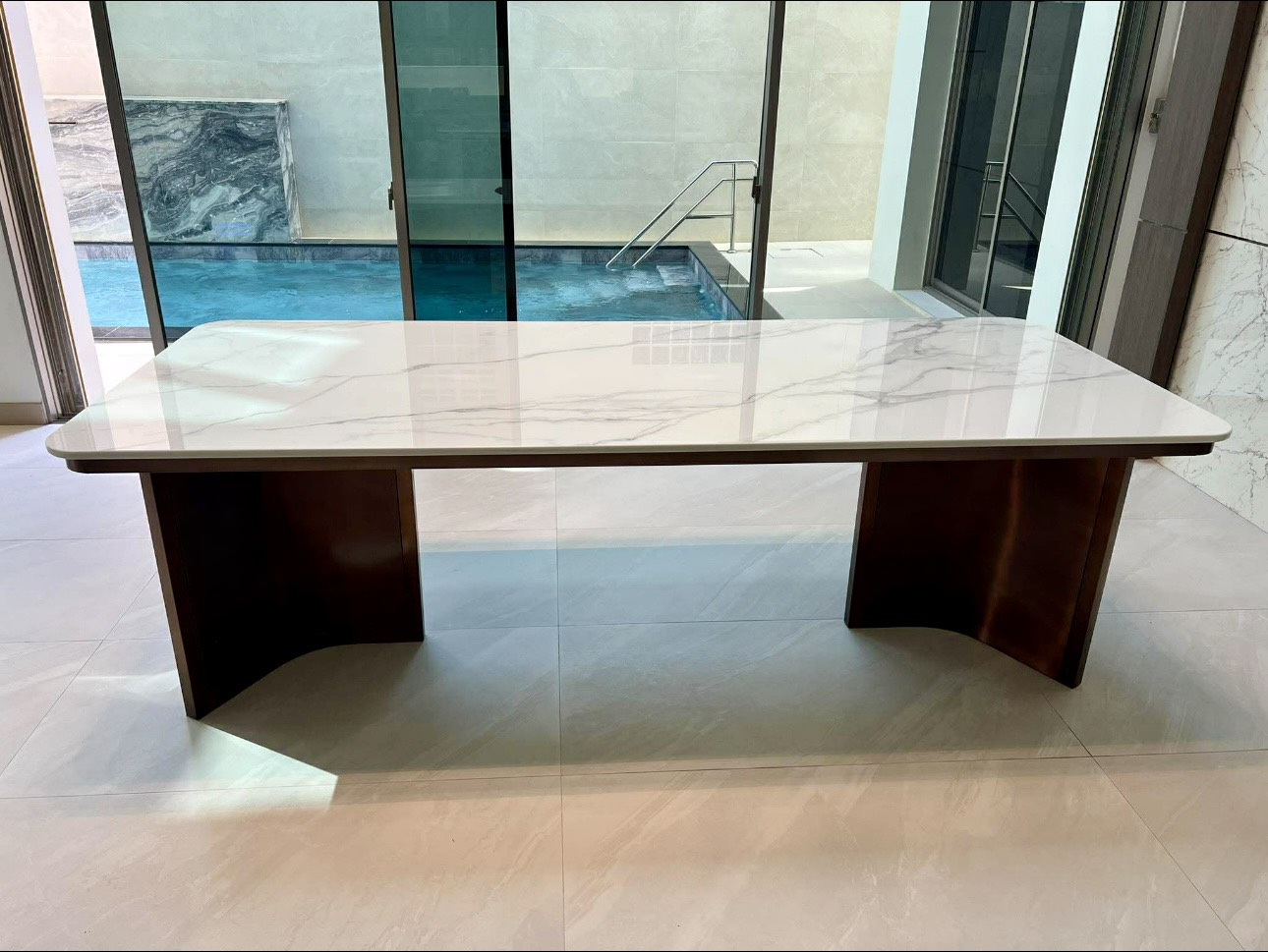 stainless-steel-table
