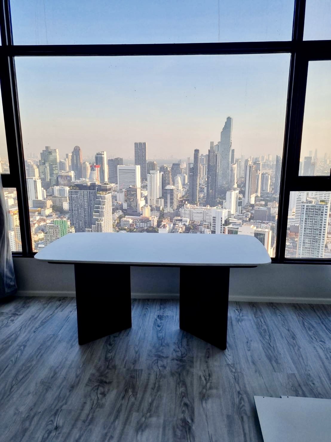 stainless-steel-table