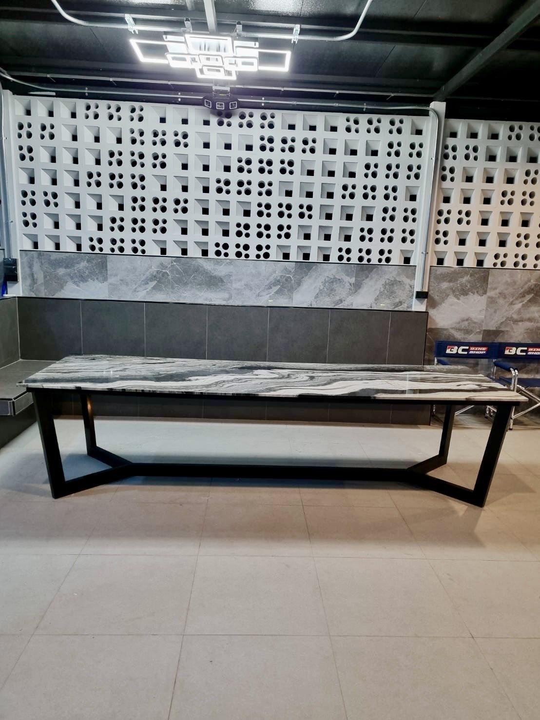 stainless-steel-table