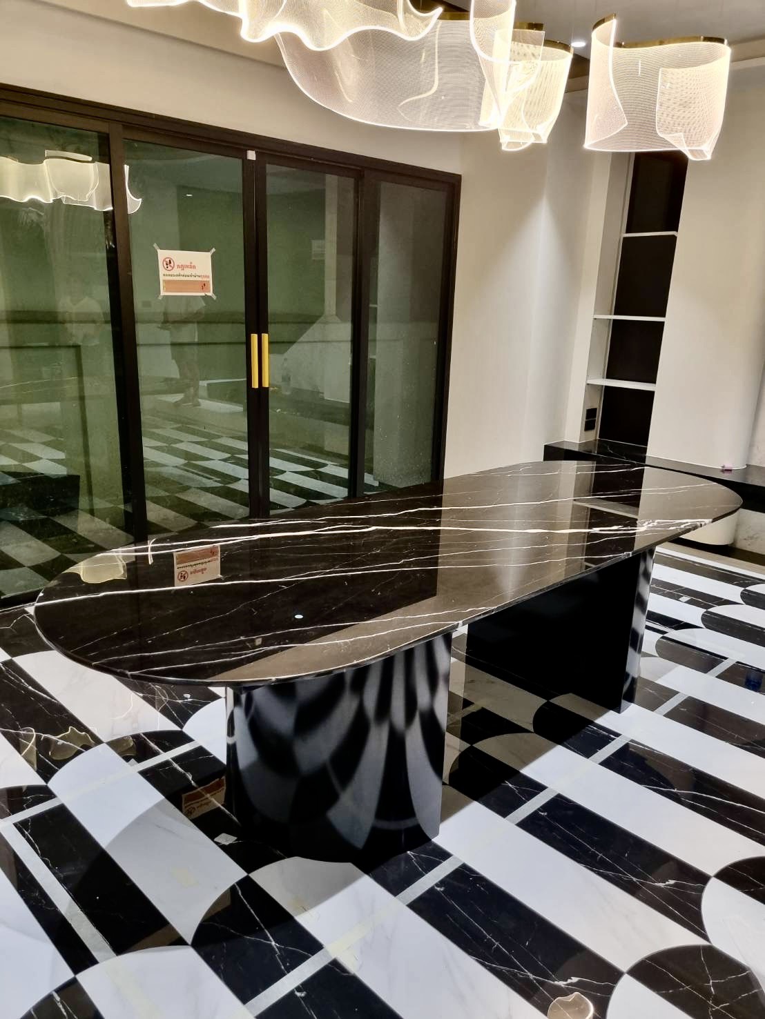 stainless-steel-table