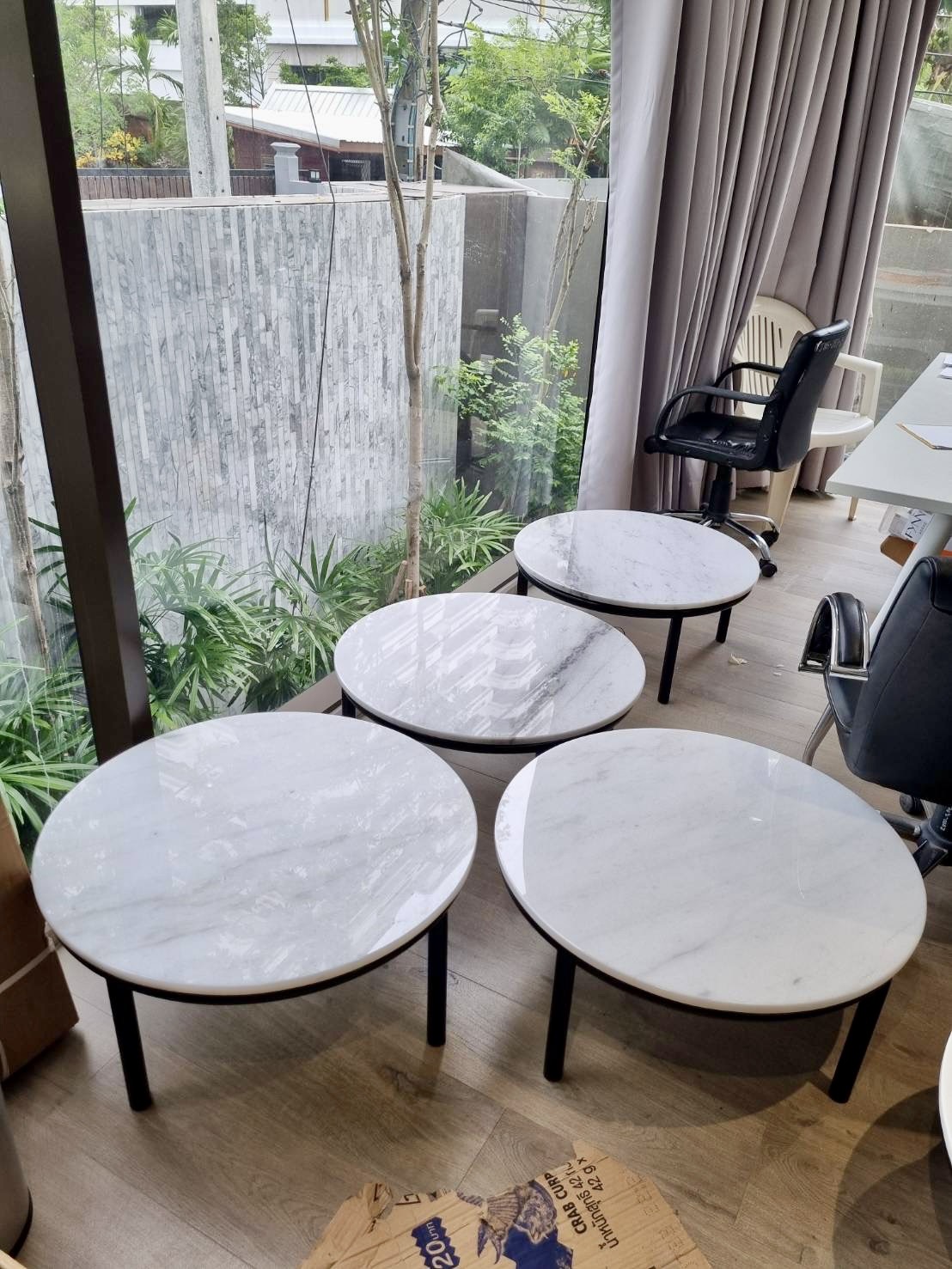 stainless-steel-table