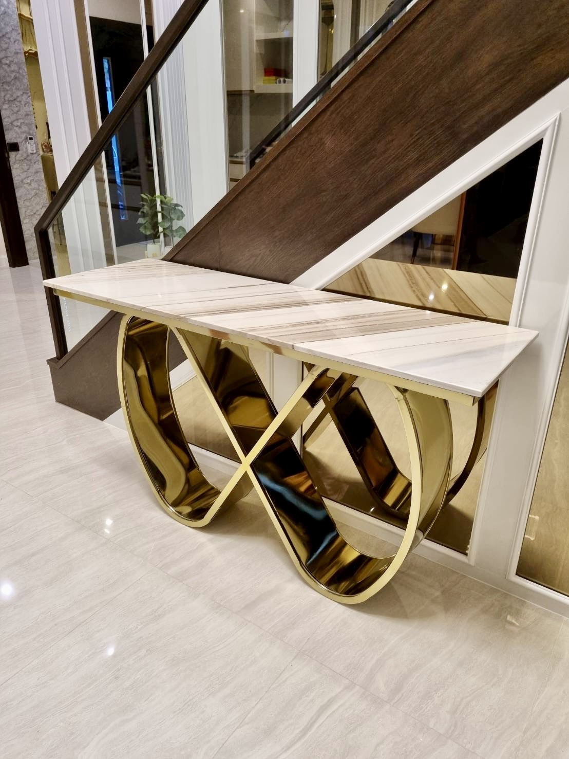 stainless-steel-table