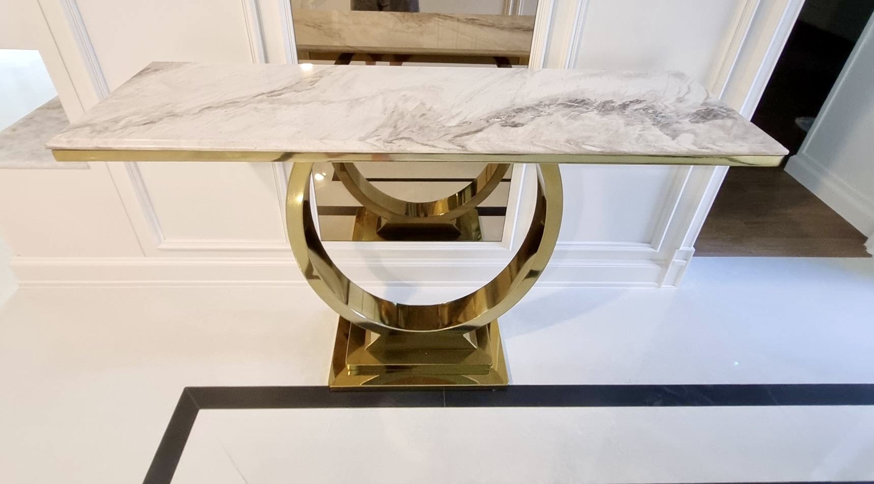 stainless-steel-table