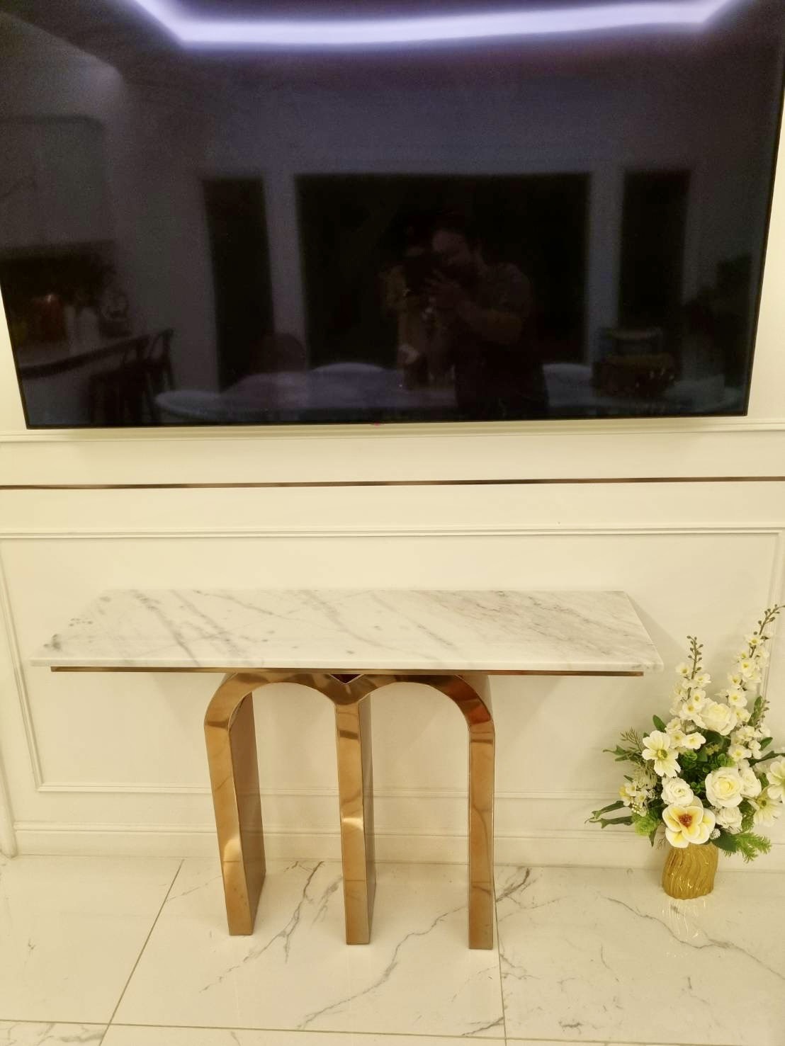 stainless-steel-table