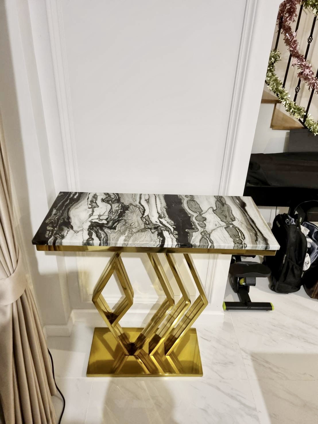 stainless-steel-table