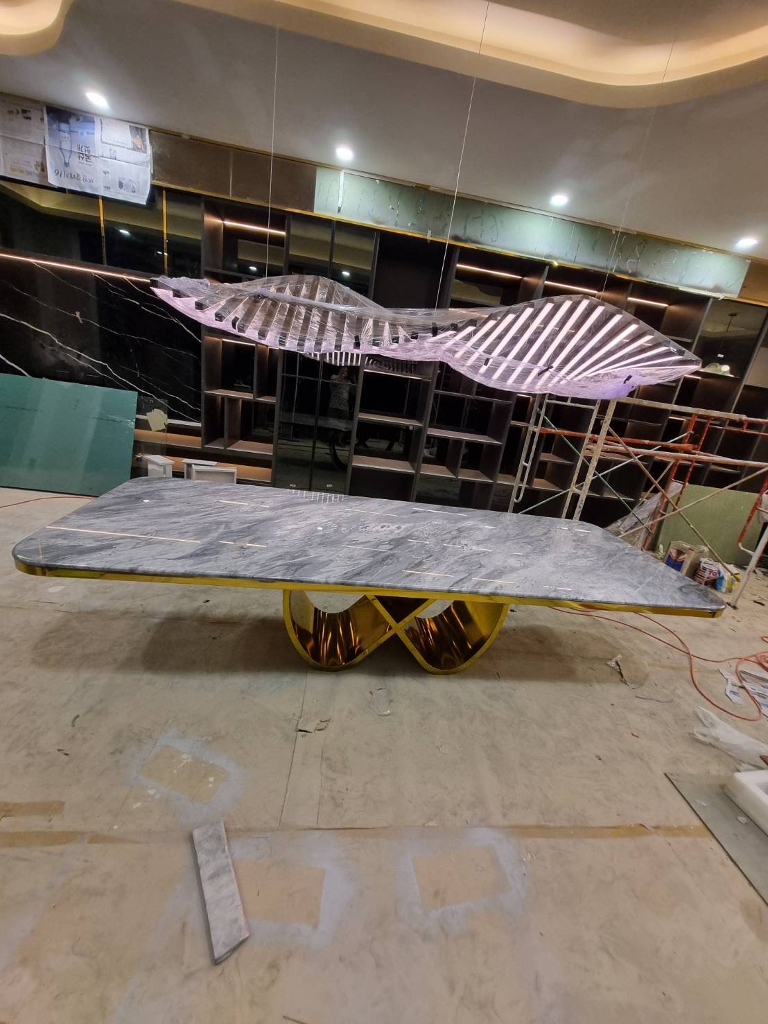 stainless-steel-table