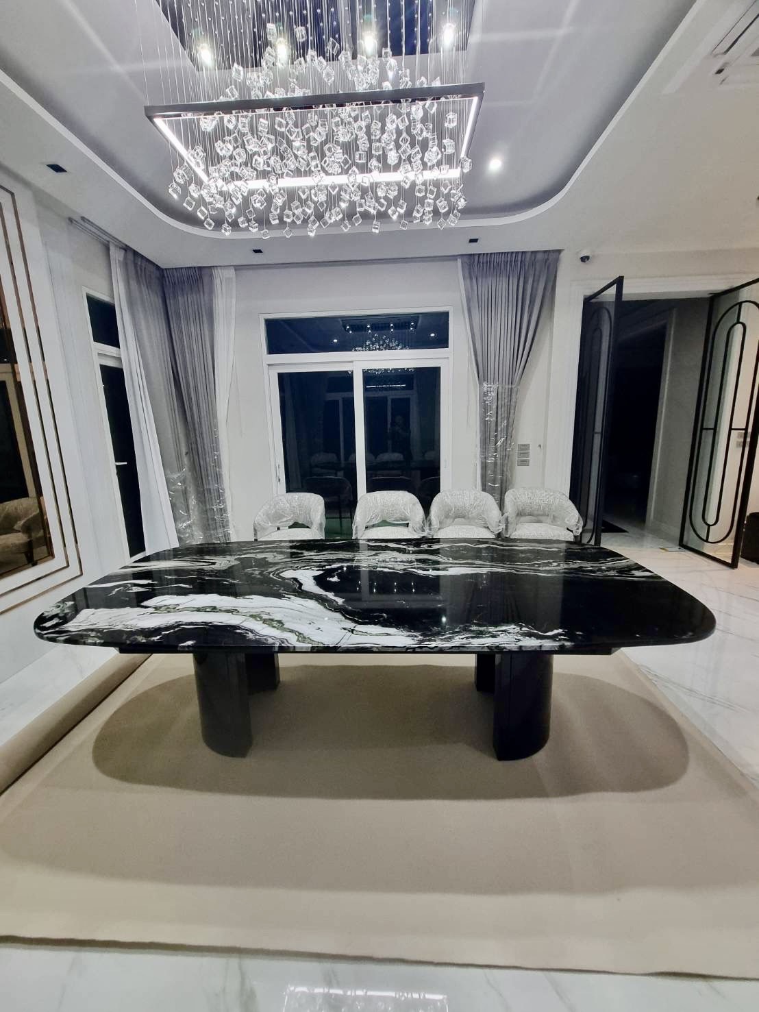 stainless-steel-table