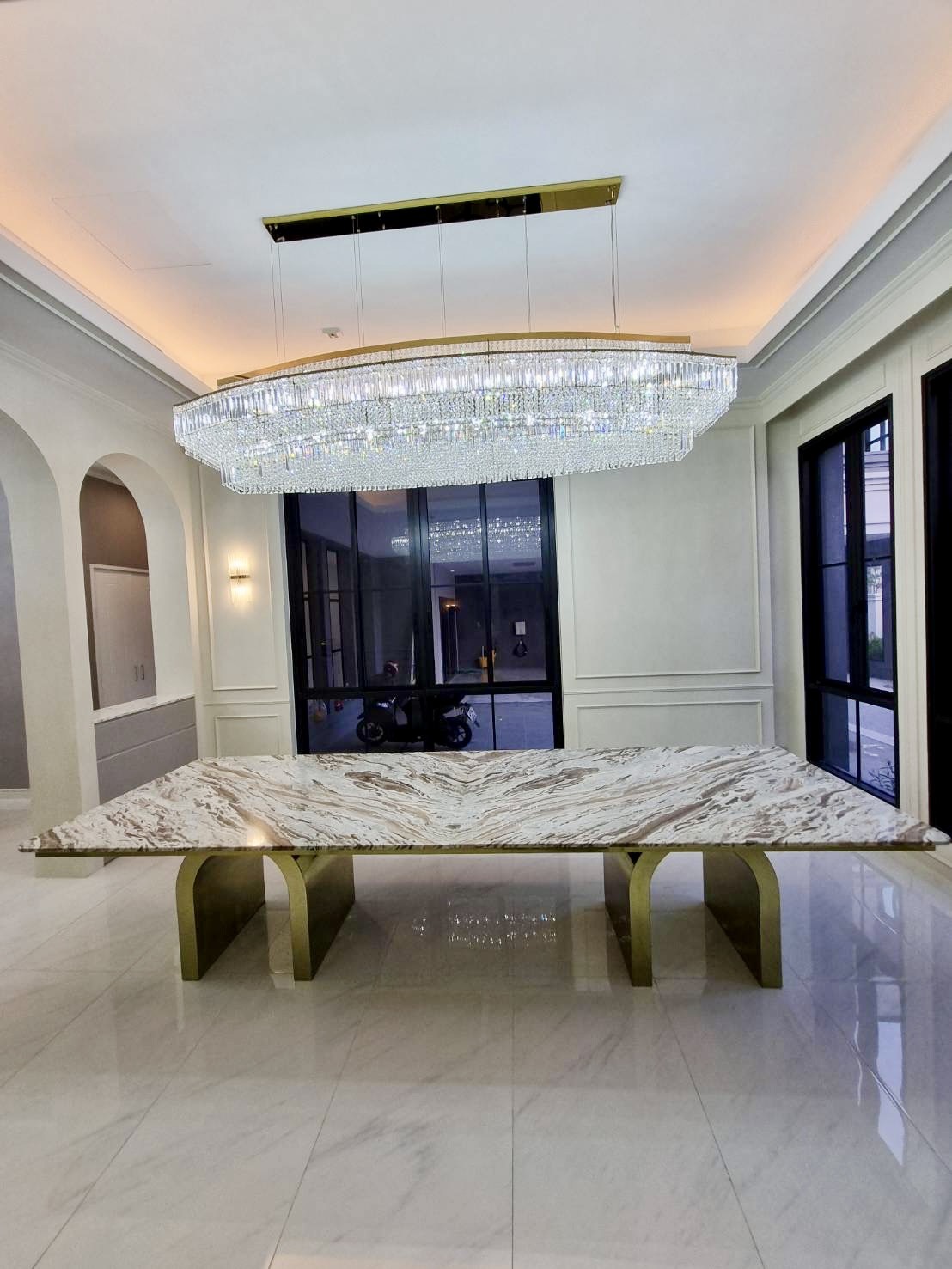 stainless-steel-table