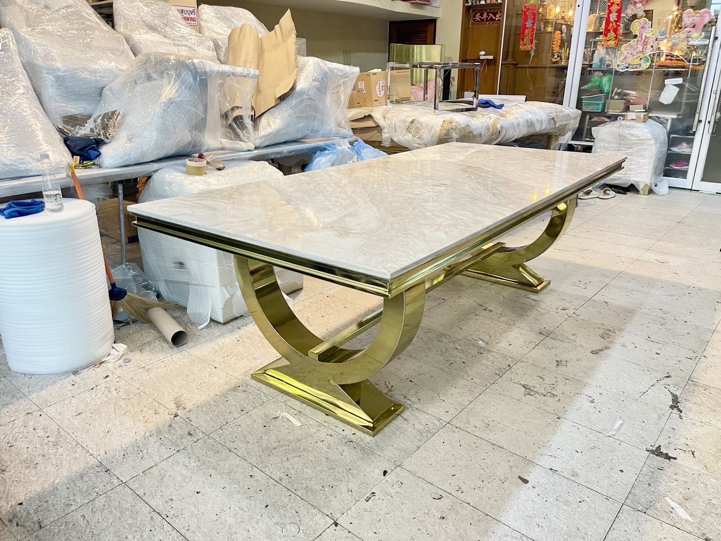 stainless-steel-table