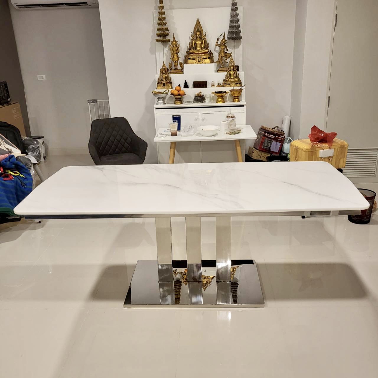 stainless-steel-table