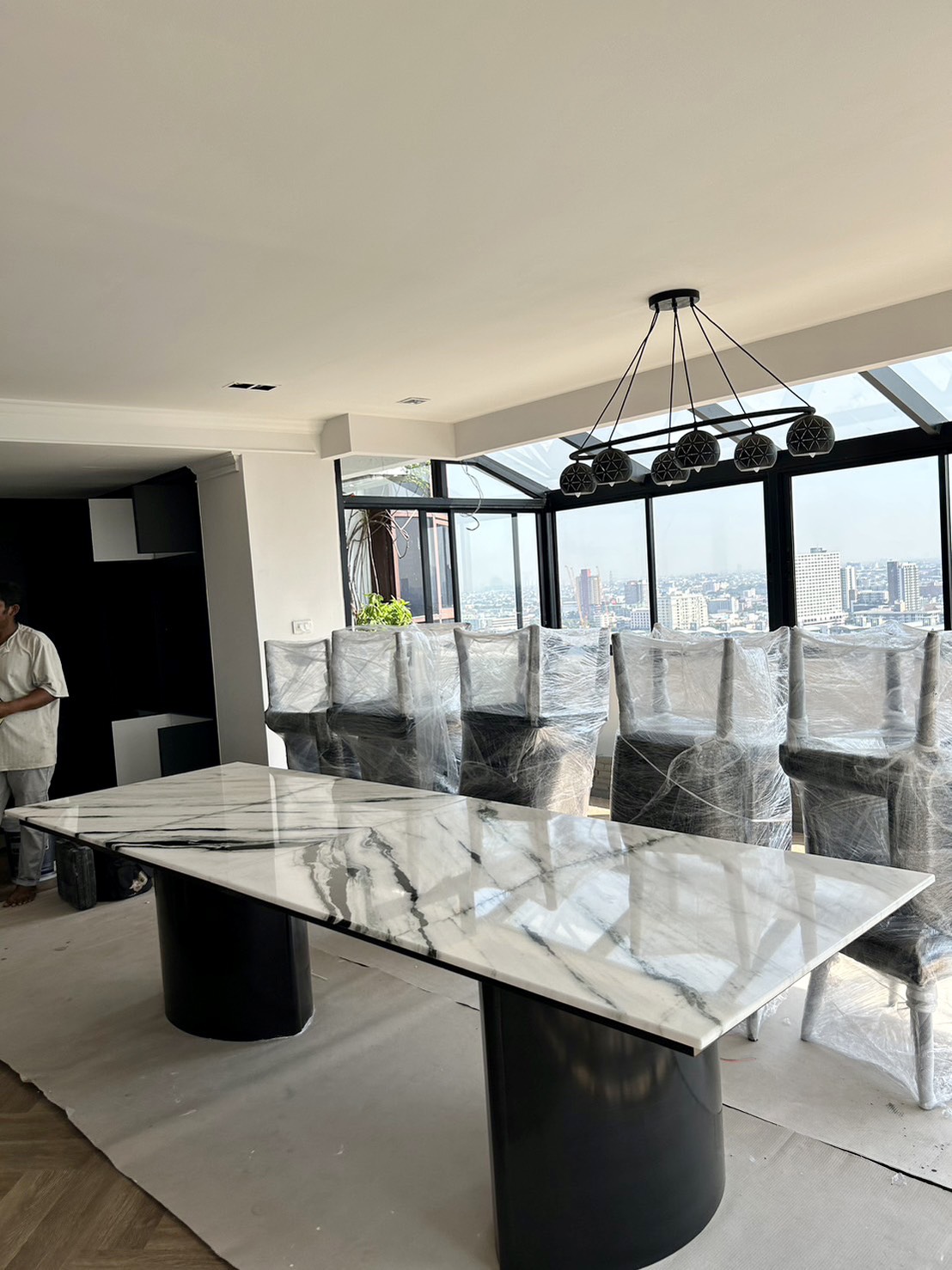 stainless-steel-table