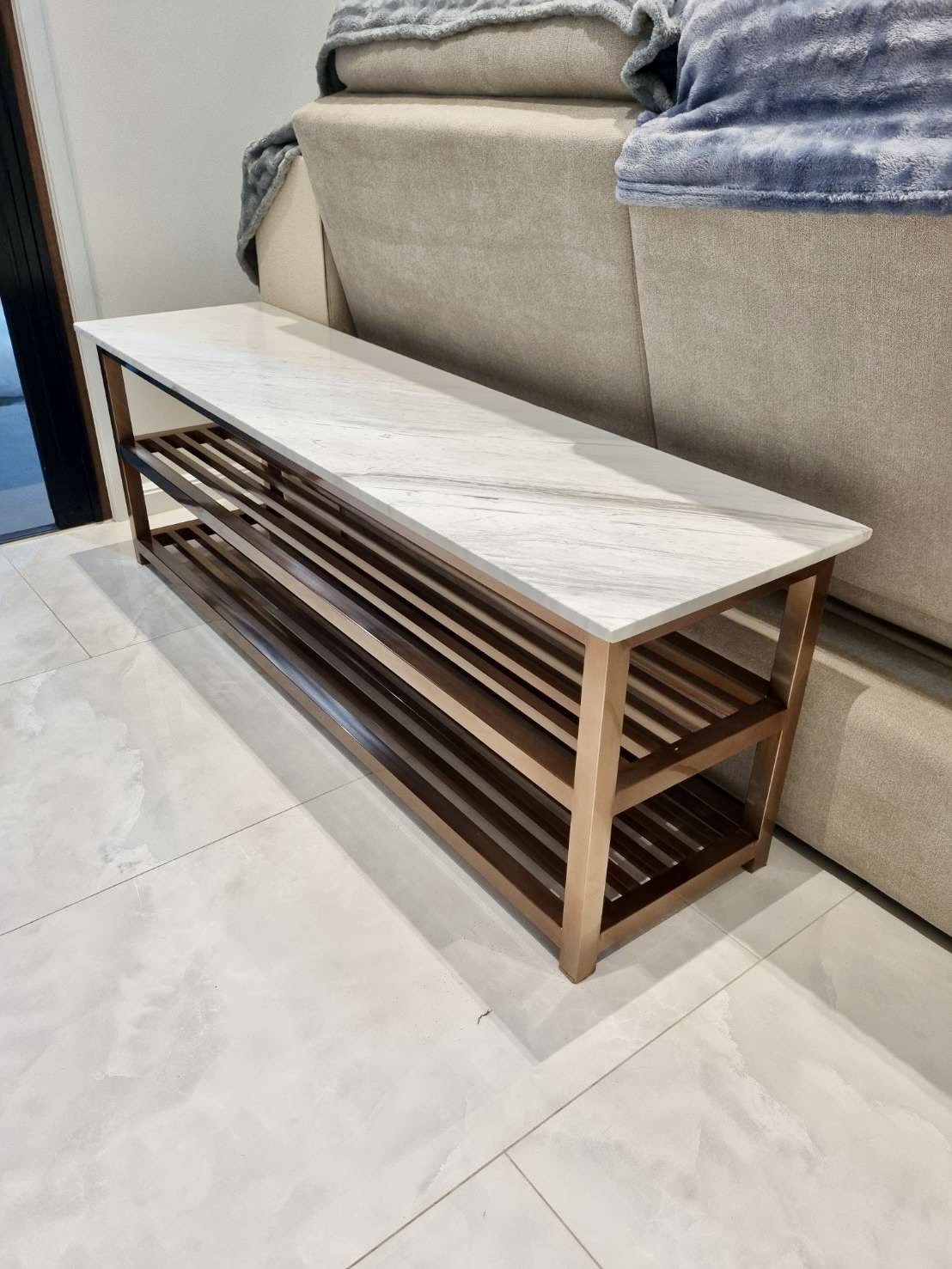 stainless-steel-table