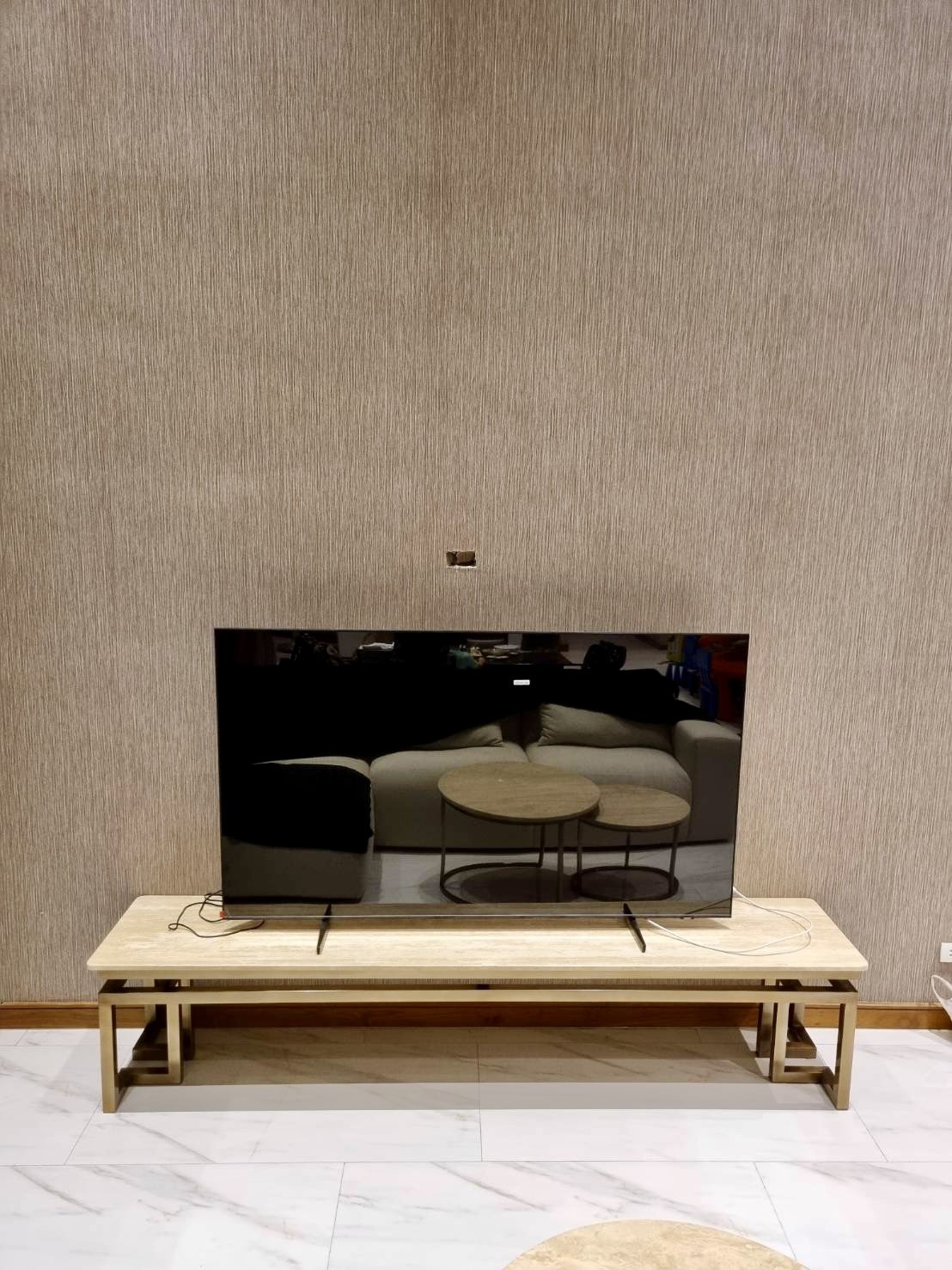 stainless-steel-table