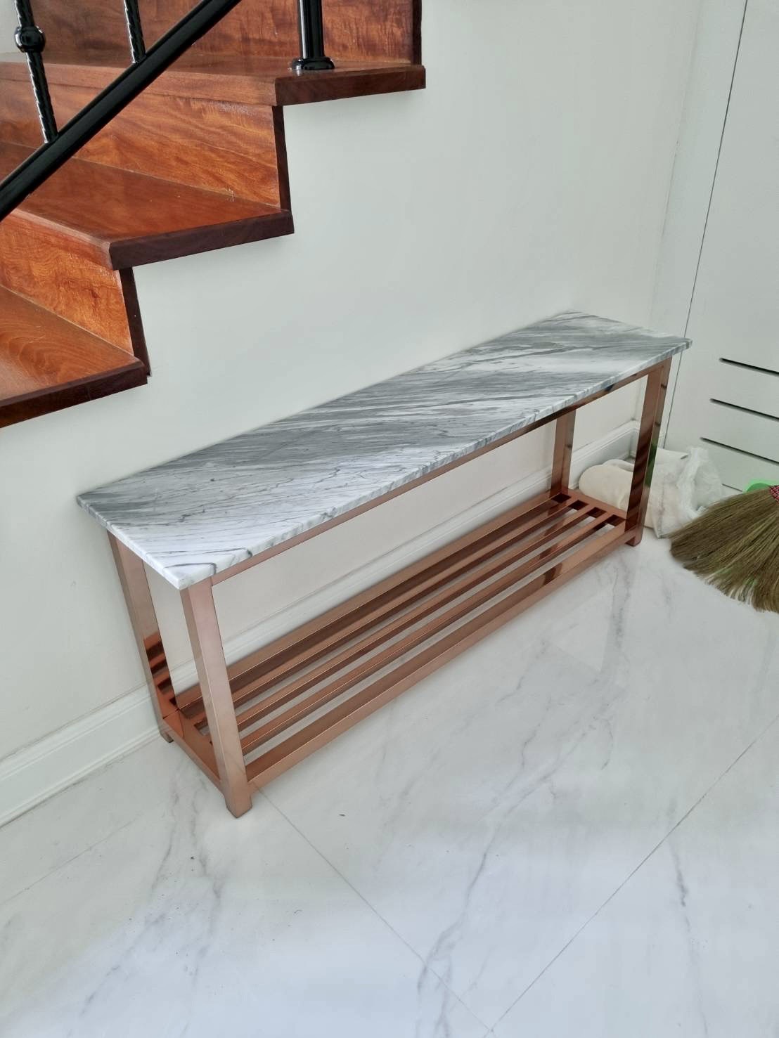 stainless-steel-table